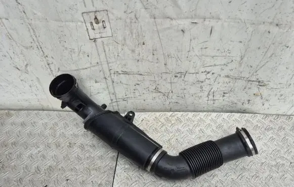 BMW 2 F45 Air intake duct part 7619268 13717619268 1105885S01