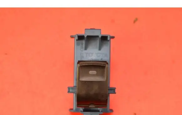 Toyota Avensis Verso Electric window control switch 84810-05070