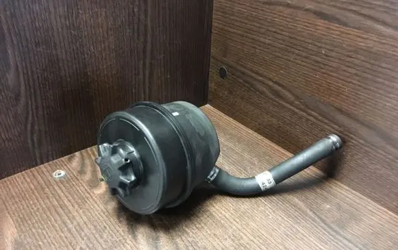 Brake fluid reservoir