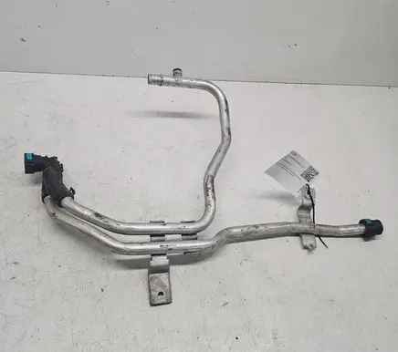 Engine coolant pipe/hose