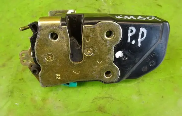 Chrysler Pacifica Front door lock
