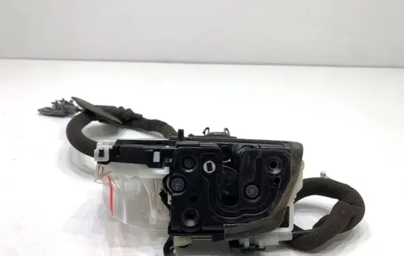 Renault Arkana Rear door lock 