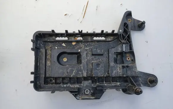 Volkswagen PASSAT CC Battery box tray 1K0915333H