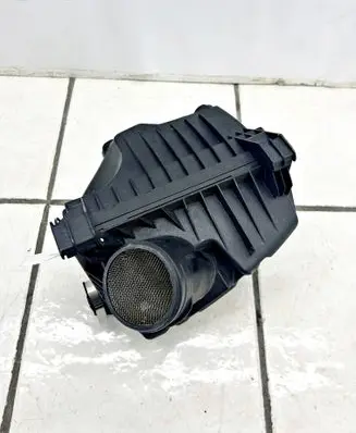 Toyota RAV 4 (XA40) Air filter box 3465454 10543510