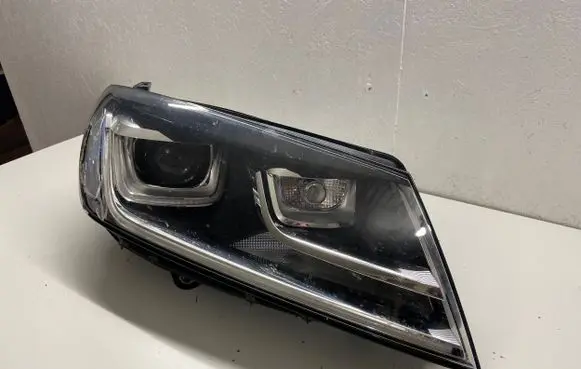 Volkswagen Touareg II Headlight/headlamp 7P1941034A 1ZT01193722 8M70042986M