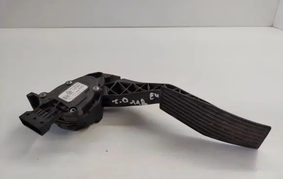 Opel Insignia A Accelerator throttle pedal 13237352 6PV00976500