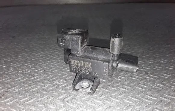Toyota Verso Turbo solenoid valve 258600R011