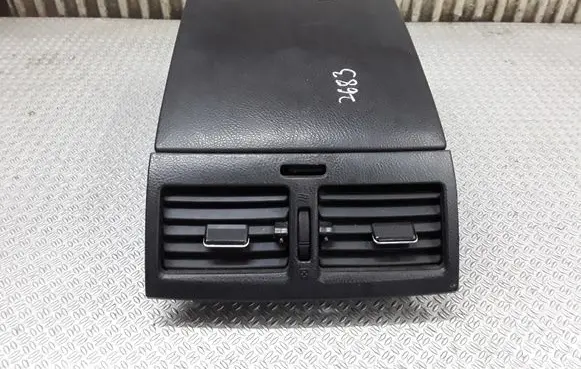 Toyota Avensis Verso Dash center air vent grill 5565244030