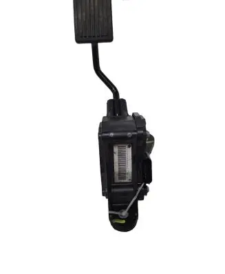 Accelerator throttle pedal