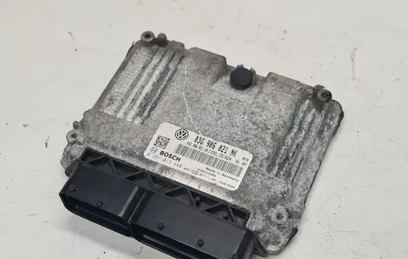 Volkswagen PASSAT B6 Engine control unit/module 03G906021NK 0281013440