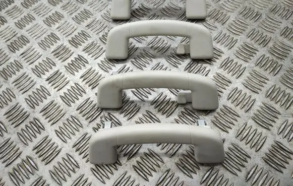 Volkswagen PASSAT B8 A set of handles for the ceiling 