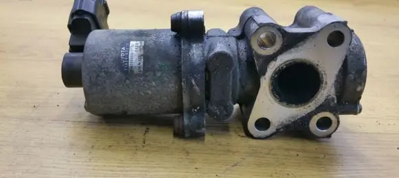 Toyota Corolla Verso AR10 EGR valve 256200R011