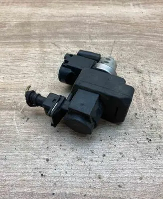 Renault Laguna II Turbo solenoid valve 8200412085