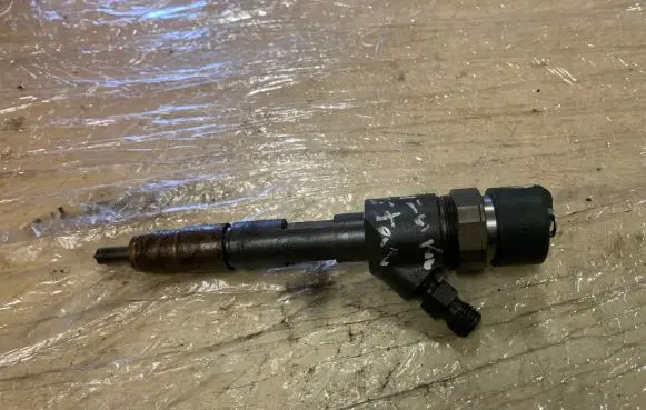 Suzuki Grand Vitara II Fuel injector 8200389369