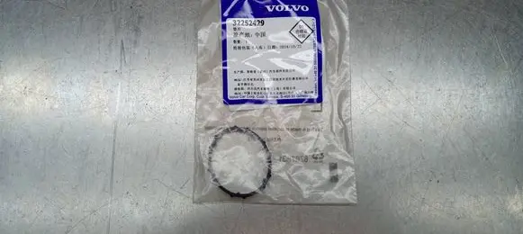 Volvo S90, V90 Water pump 32252429