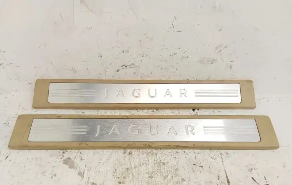 Jaguar XF X250 Front sill trim cover 8X2313201AF 8X2313200AF