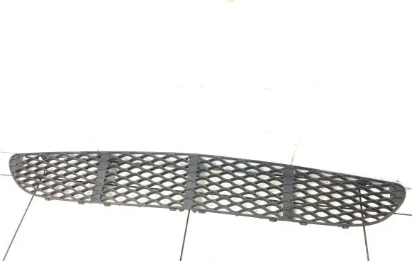Mercedes-Benz E W211 Front bumper lower grill A2118850053