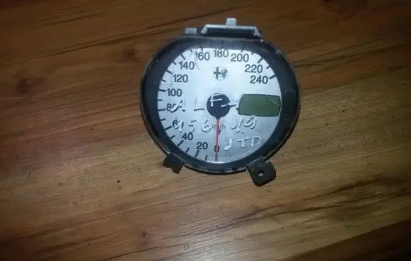 Alfa Romeo 156 Speedometer (instrument cluster) 60664278 6160349933