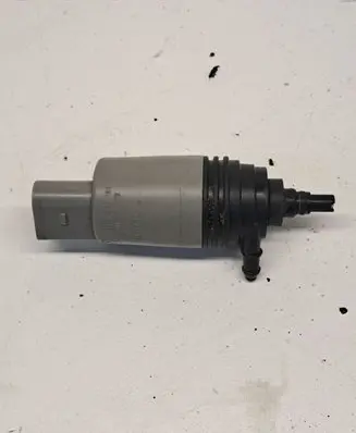 BMW 5 E60 E61 Windscreen/windshield washer pump 6934159