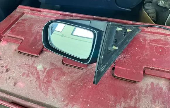 Front door electric wing mirror