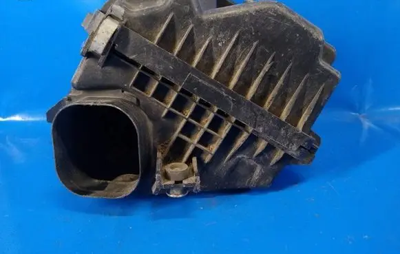 Honda CR-V Air filter box 17211R6AJ00