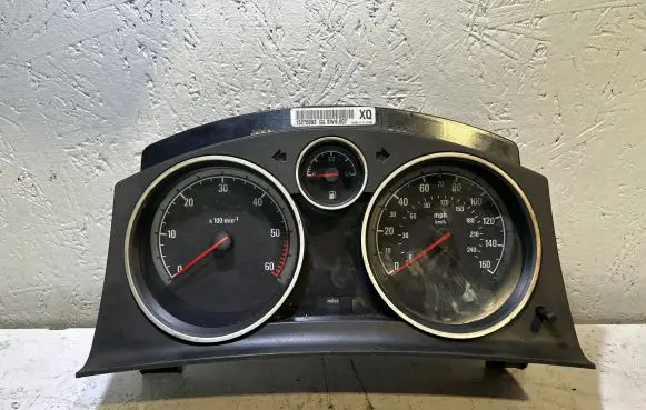 Opel Zafira B Speedometer (instrument cluster) 13225992 SW6607