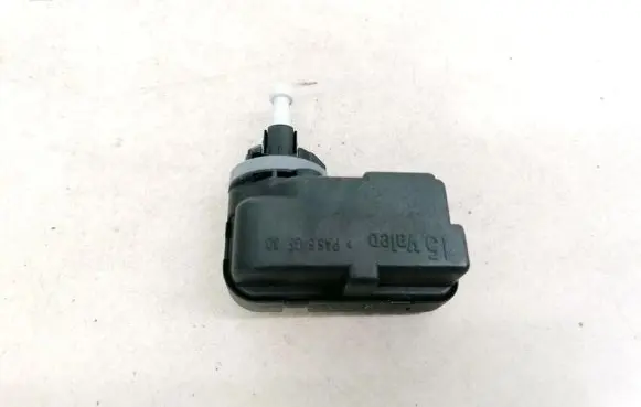 Headlight level adjustment motor