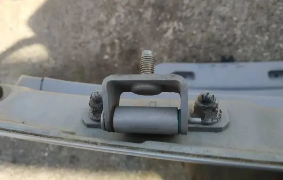 Nissan Primera Tailgate/trunk/boot hinge