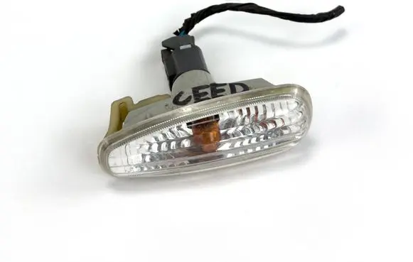 KIA Ceed Front fender indicator light 923033L1