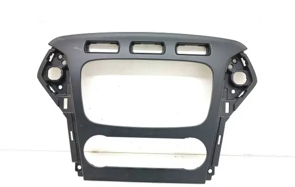 Ford Mondeo MK IV Radio/GPS head unit trim BS7118522 3100565B