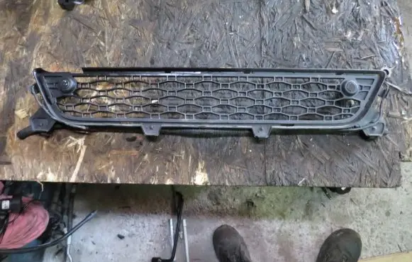 Volvo XC60 Front bumper lower grill