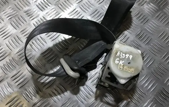 Mazda 626 Rear seatbelt ls4f3hlh