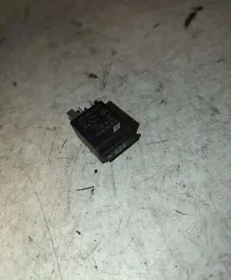 Volkswagen PASSAT CC Other relay 951253