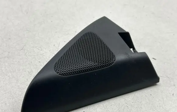 Front door high frequency speaker