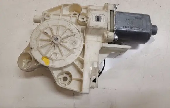 Ford C-MAX I Front door window regulator motor 4M5T14553 995209101 0130822216