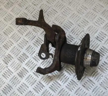 Mercedes-Benz SLC C107 Front wheel hub