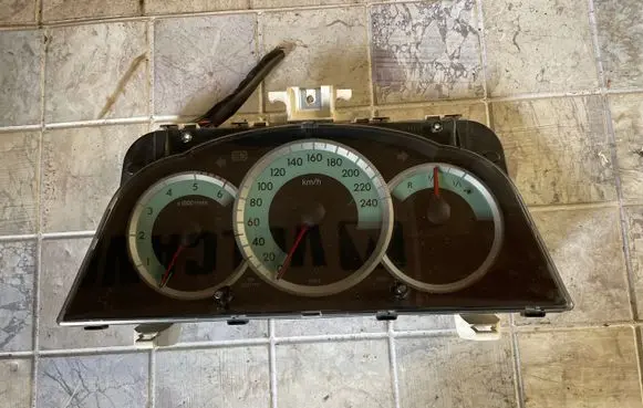Toyota Corolla Verso AR10 Speedometer (instrument cluster) 838000F092A