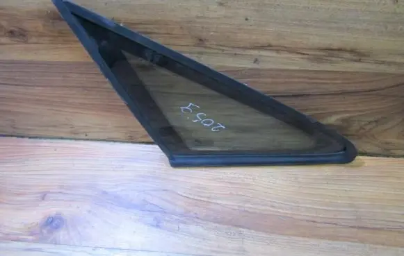 Opel Zafira A Front triangle window/glass 