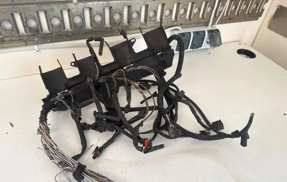 Renault Trafic II (X83) Fuel injector wires