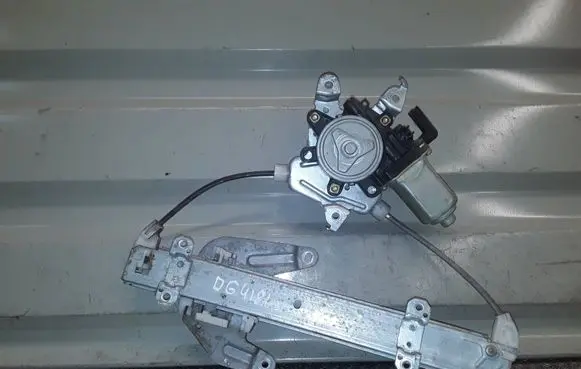 Nissan Murano Z50 Rear door window regulator with motor 