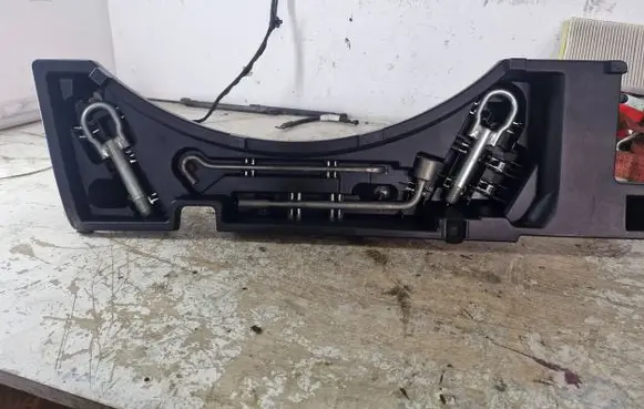 Mazda CX-7 Tool set EG21688E0