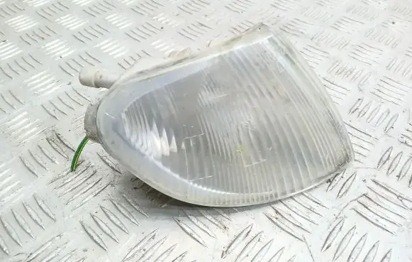 Peugeot Partner Front indicator light