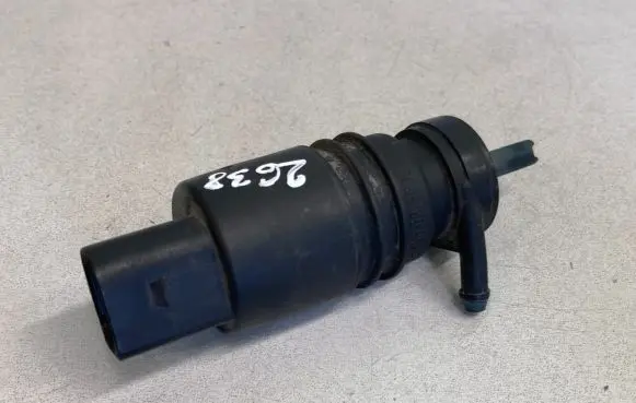 BMW X5 E53 Windscreen/windshield washer pump