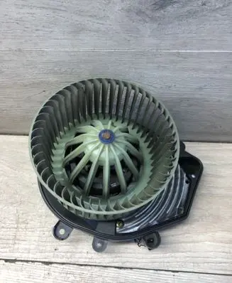 Volkswagen PASSAT B5.5 Heater fan/blower 740221233F 8D1820021