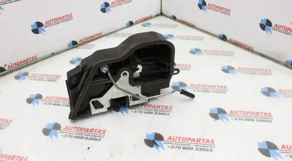 BMW X1 E84 Front door lock 7202145