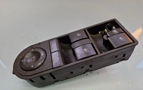 Opel Zafira B Electric window control switch 13209204 0345916 0345916BA