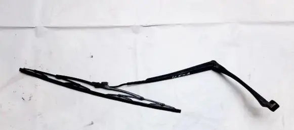 Toyota RAV 4 (XA30) Front wiper blade arm