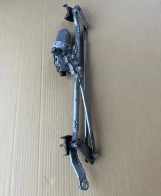 Front wiper linkage and motor