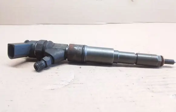 BMW 5 E60 E61 Fuel injector 7794652 0445110212