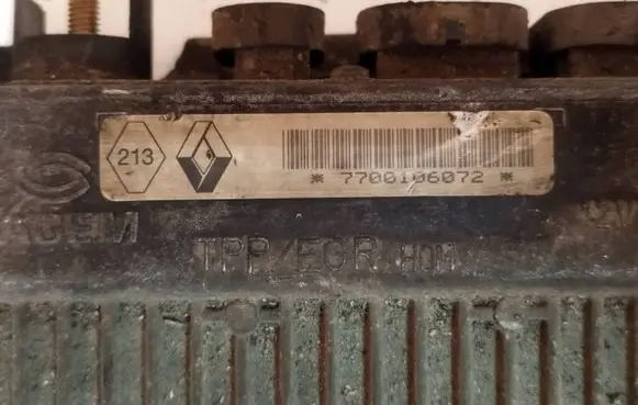 Renault Laguna I Engine control unit/module 7700106072
